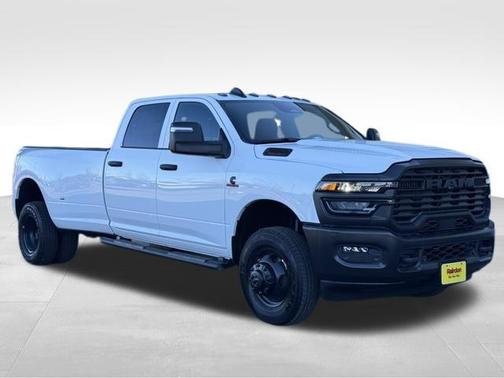 2026 RAM 3500 Tradesman Crew Cab 4x4 8' Box