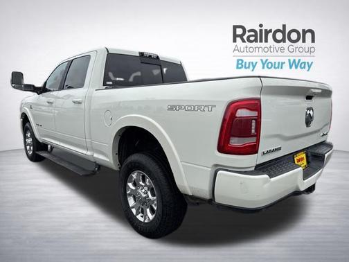 2020 RAM 2500 Laramie Crew Cab 4x4 6'4' Box