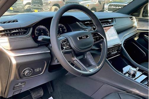 2025 Jeep Grand Cherokee Overland