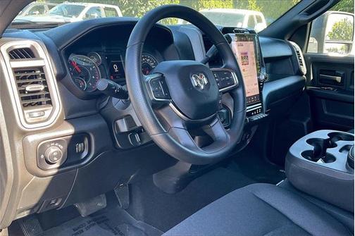 2025 RAM 2500 Tradesman Crew Cab 4x4 8' Box