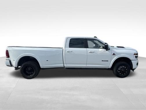 2025 RAM 3500 Limited Crew Cab 4x4 8' Box