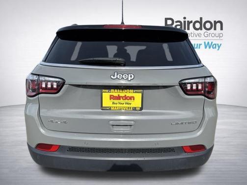 Sting-Gray Clearcoat 2024 Jeep Compass Limited