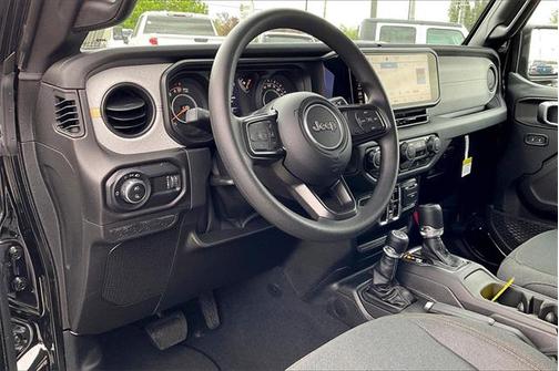 2025 Jeep Gladiator Nighthawk