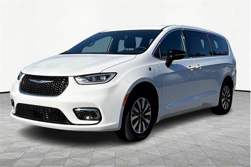 2025 Chrysler Pacifica Hybrid Select