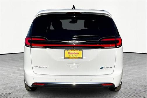 2025 Chrysler Pacifica Hybrid Select
