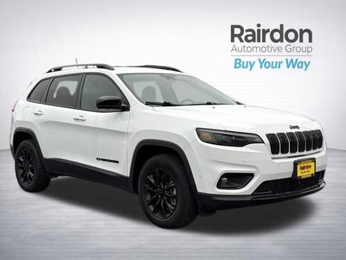 Bright White Clearcoat 2023 Jeep Cherokee Altitude