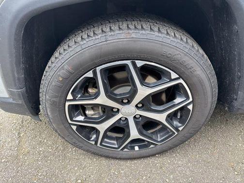 Silver Zynith Metallic Clearcoat 2024 Jeep Compass Limited