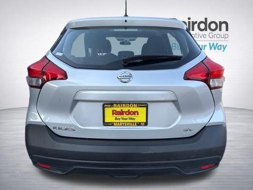 Brilliant Silver Metallic 2019 Nissan Kicks SV