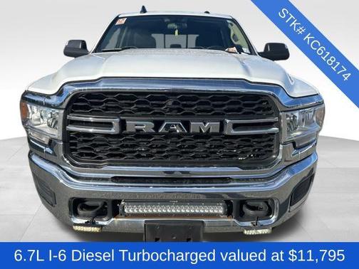 2019 RAM 3500 Tradesman Crew Cab 4x4 8' Box