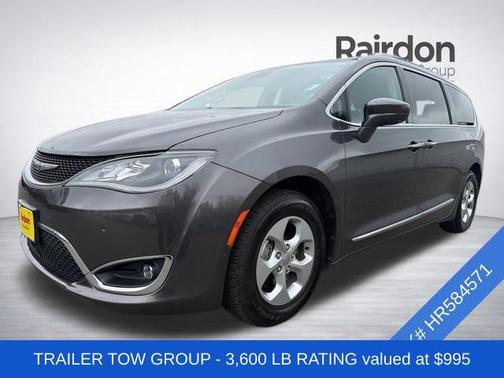 Granite Crystal Metallic Clearcoat 2017 Chrysler Pacifica Touring-L