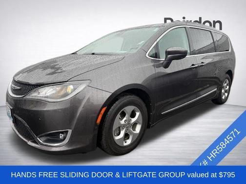 Granite Crystal Metallic Clearcoat 2017 Chrysler Pacifica Touring-L