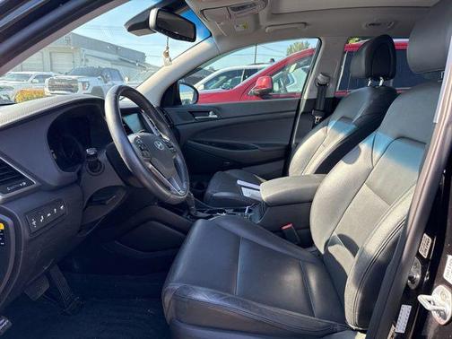 Black Noir Pearl 2018 Hyundai TUCSON Limited