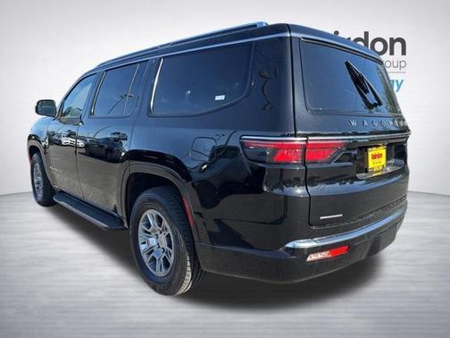 Diamond Black Crystal Pearlcoat 2023 Jeep Wagoneer Series I 4x4