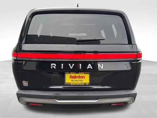 2023 Rivian R1S Adventure
