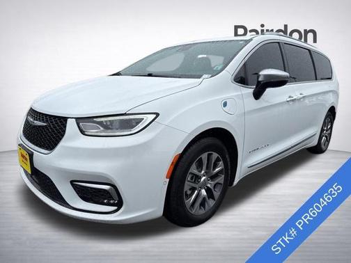 2023 Chrysler Pacifica L