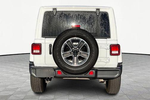 2023 Jeep Wrangler 4-Door Sahara