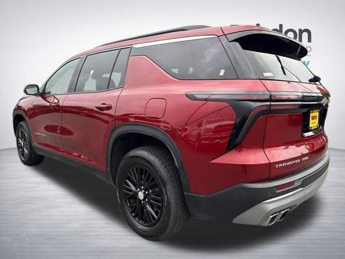Radiant Red Tintcoat 2025 Chevrolet Traverse LT