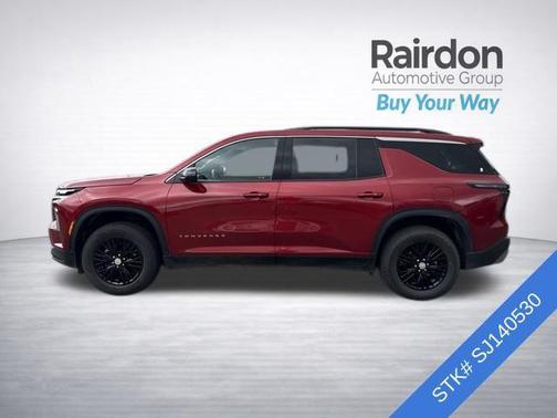 Radiant Red Tintcoat 2025 Chevrolet Traverse LT