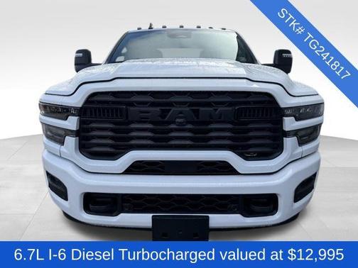 Bright White Clearcoat 2026 RAM 3500 Big Horn Crew Cab 4x4 8' Box