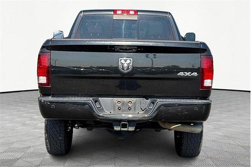2018 RAM 2500 Laramie Crew Cab 4x4 6'4' Box