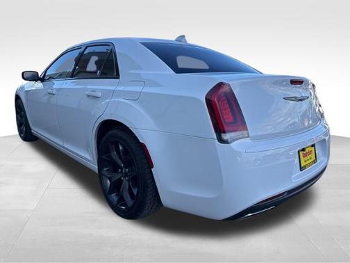 2021 Chrysler 300 Touring