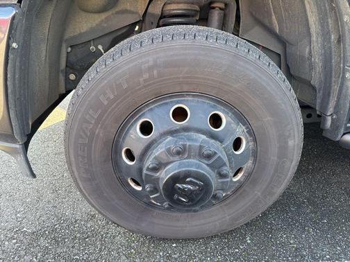 2023 RAM 3500 Laramie Crew Cab 4x4 8' Box