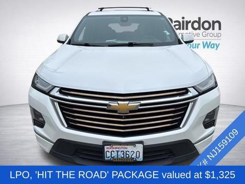 Iridescent Pearl Tricoat 2022 Chevrolet Traverse High Country