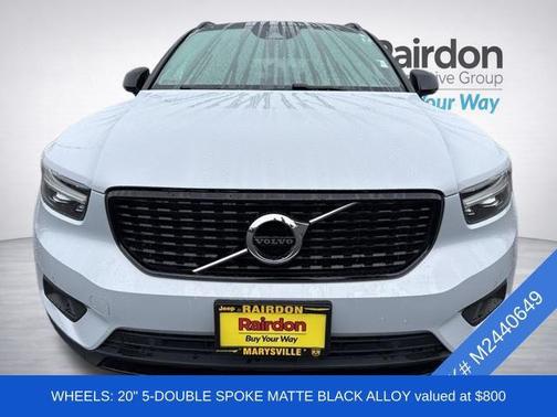 Glacier Silver Metallic 2021 Volvo XC40 T5 R-Design