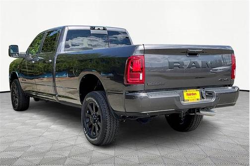 2025 RAM 2500 Laramie Crew Cab 4x4 8' Box