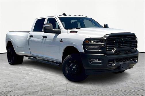 2025 RAM 3500 Tradesman Crew Cab 4x4 8' Box