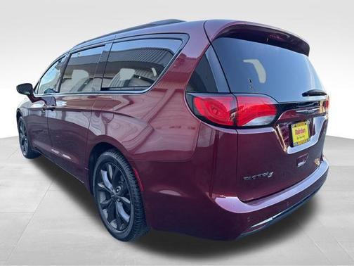2018 Chrysler Pacifica Touring-L