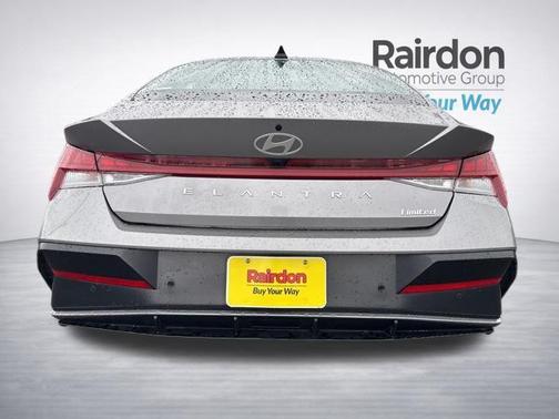 Fluid Metal 2024 Hyundai ELANTRA Limited