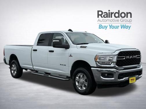 2024 RAM 3500 Big Horn Crew Cab 4x4 8' Box