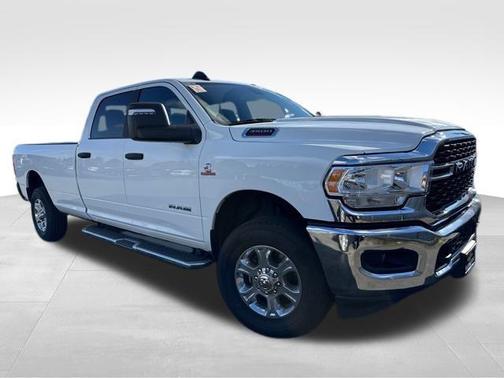 2024 RAM 3500 Big Horn Crew Cab 4x4 8' Box