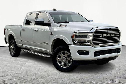 2022 RAM 2500 Laramie Crew Cab 4x4 6'4' Box
