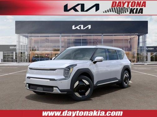 Glacial White Pearl 2026 Kia EV9 Wind