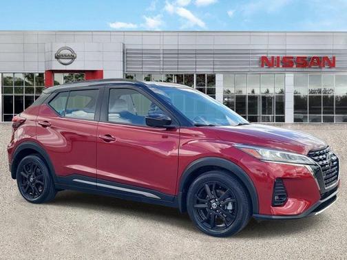 2021 Nissan Kicks SR