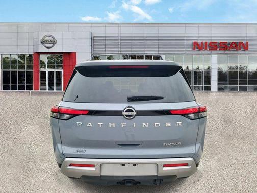 2025 Nissan Pathfinder Platinum FWD