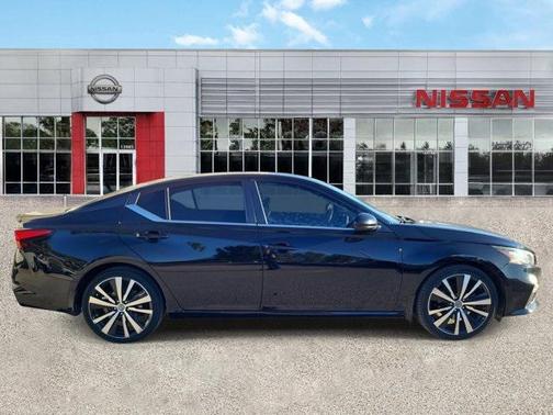 2020 Nissan Altima SR FWD