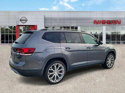 Platinum Gray Metallic 2018 Volkswagen Atlas 3.6L SE
