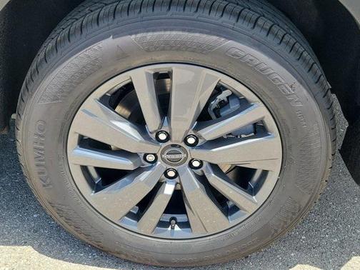 2025 Nissan Pathfinder SV FWD