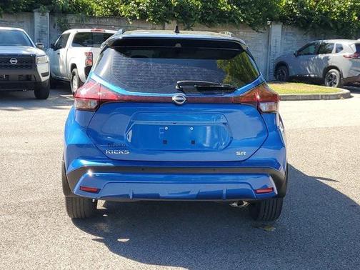 2022 Nissan Kicks SR