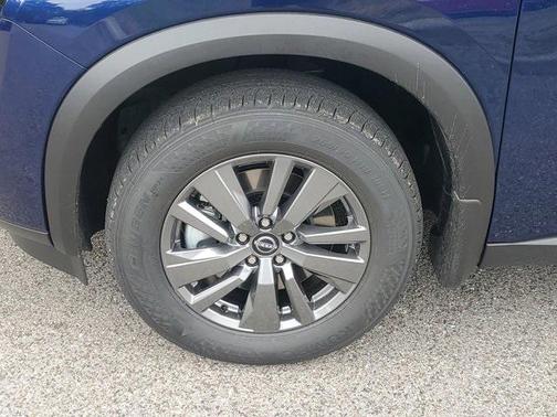 2025 Nissan Pathfinder SV FWD