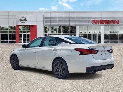 2025 Nissan Altima SR FWD