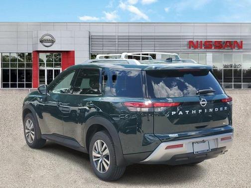 2025 Nissan Pathfinder SL FWD