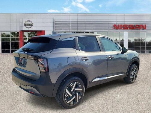 Gun Metallic 2025 Nissan Kicks SV