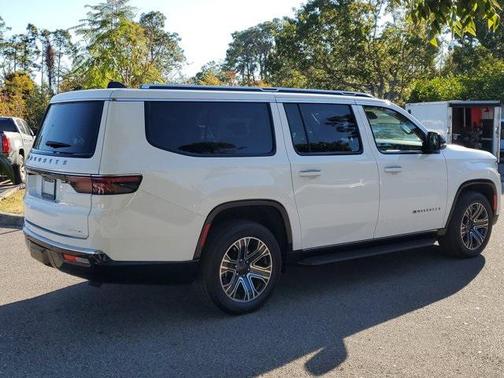 2024 Jeep Wagoneer L Series II 4x2