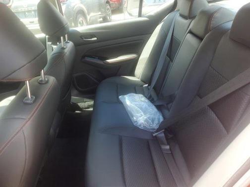 2025 Nissan Altima SR FWD
