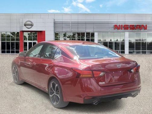 2025 Nissan Altima SR FWD