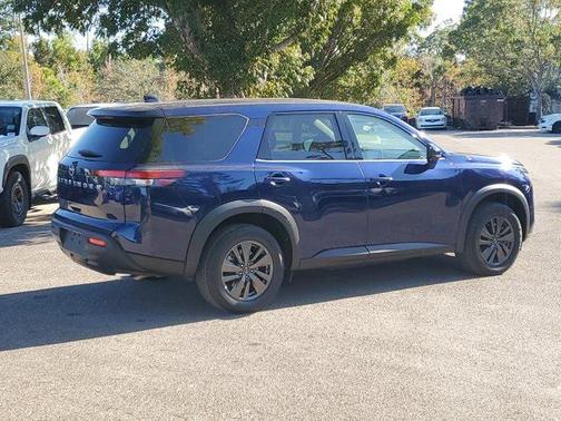2022 Nissan Pathfinder S 2WD